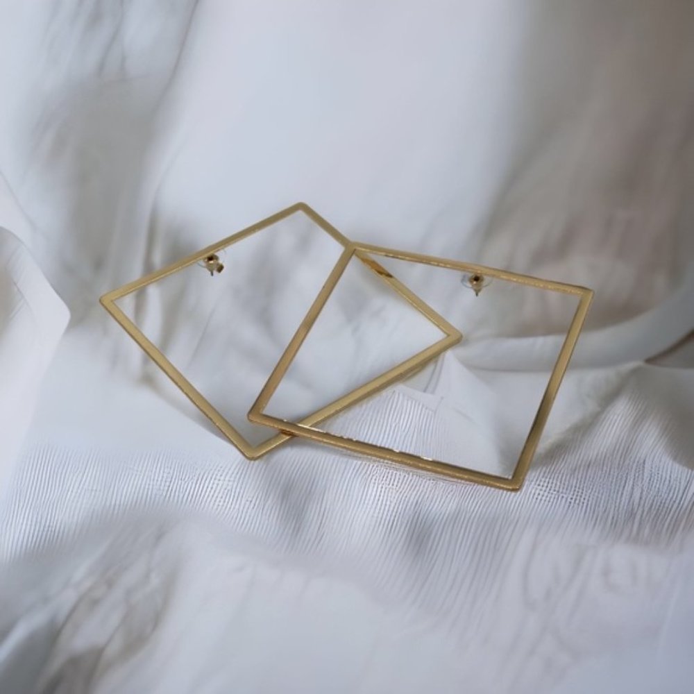 XL tone hip to be square earrings